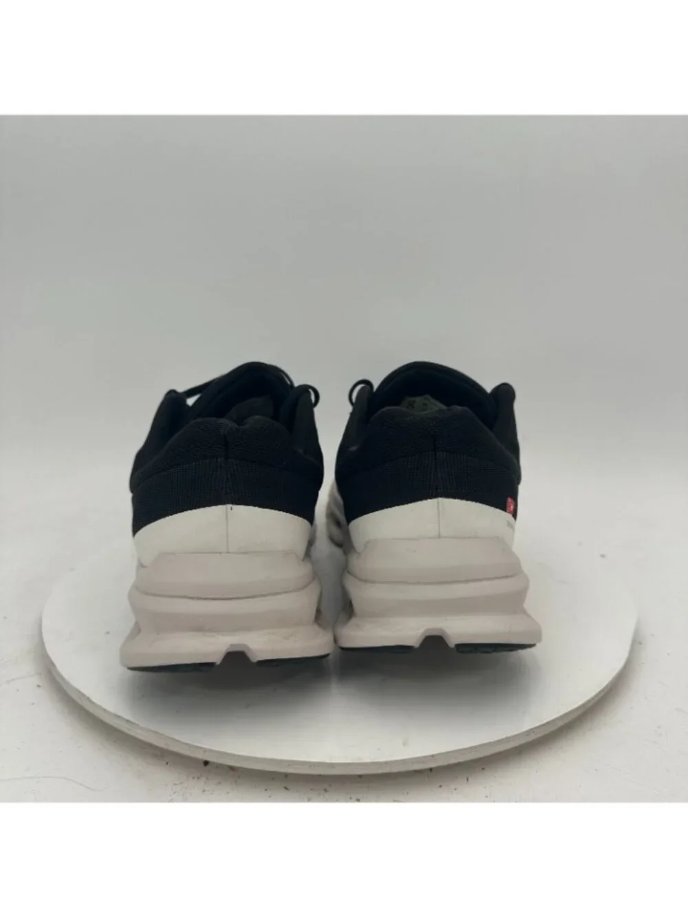 On Cloudrunner Swiss Engineering Men Size 9.5 Eclipse Frost White Shoes